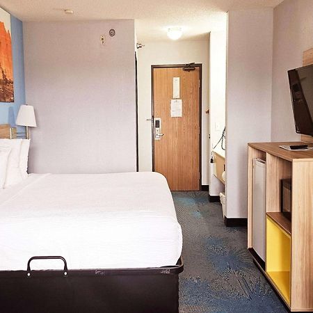 Days Inn By Wyndham Ozark Springfield מראה חיצוני תמונה
