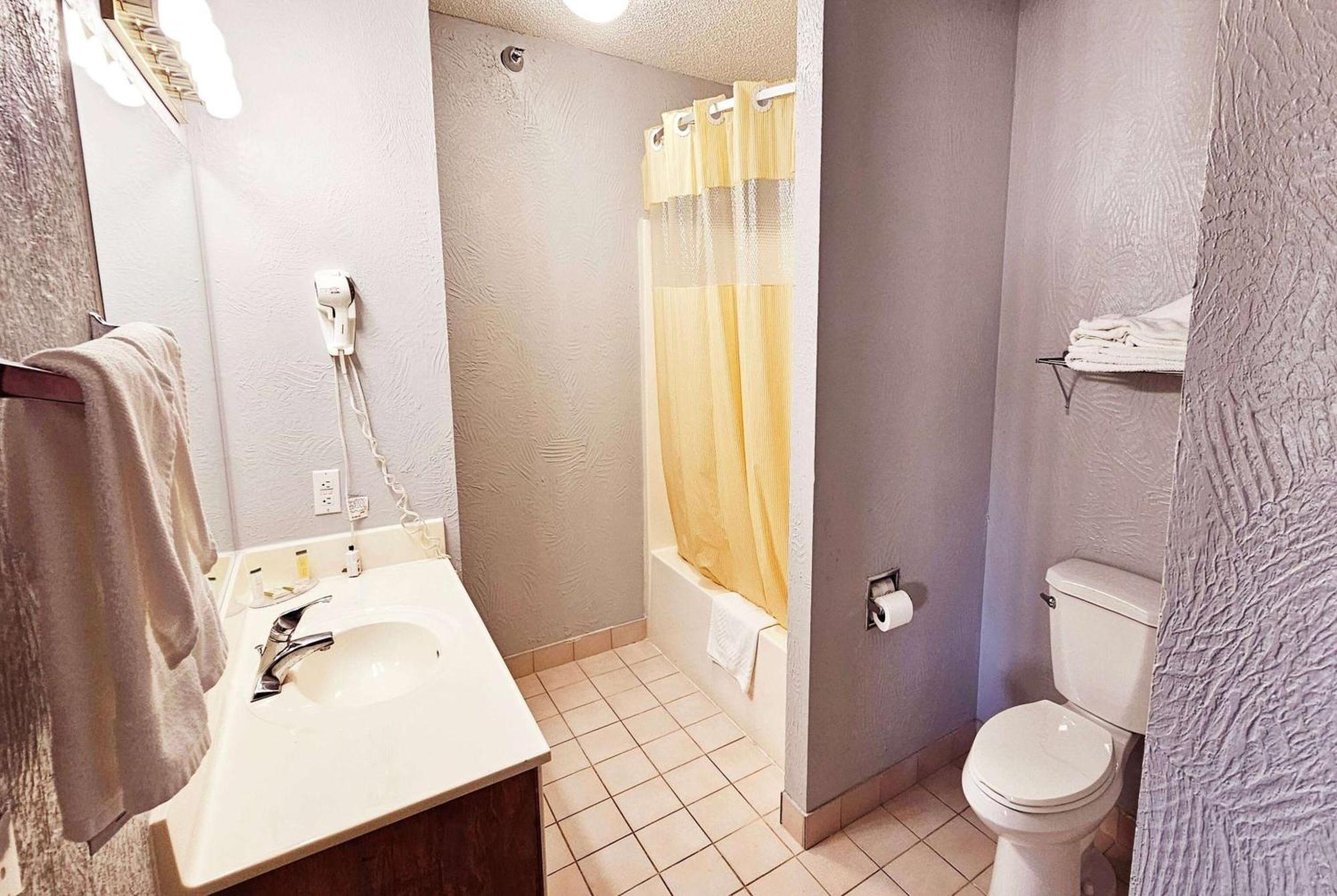 Days Inn By Wyndham Ozark Springfield מראה חיצוני תמונה