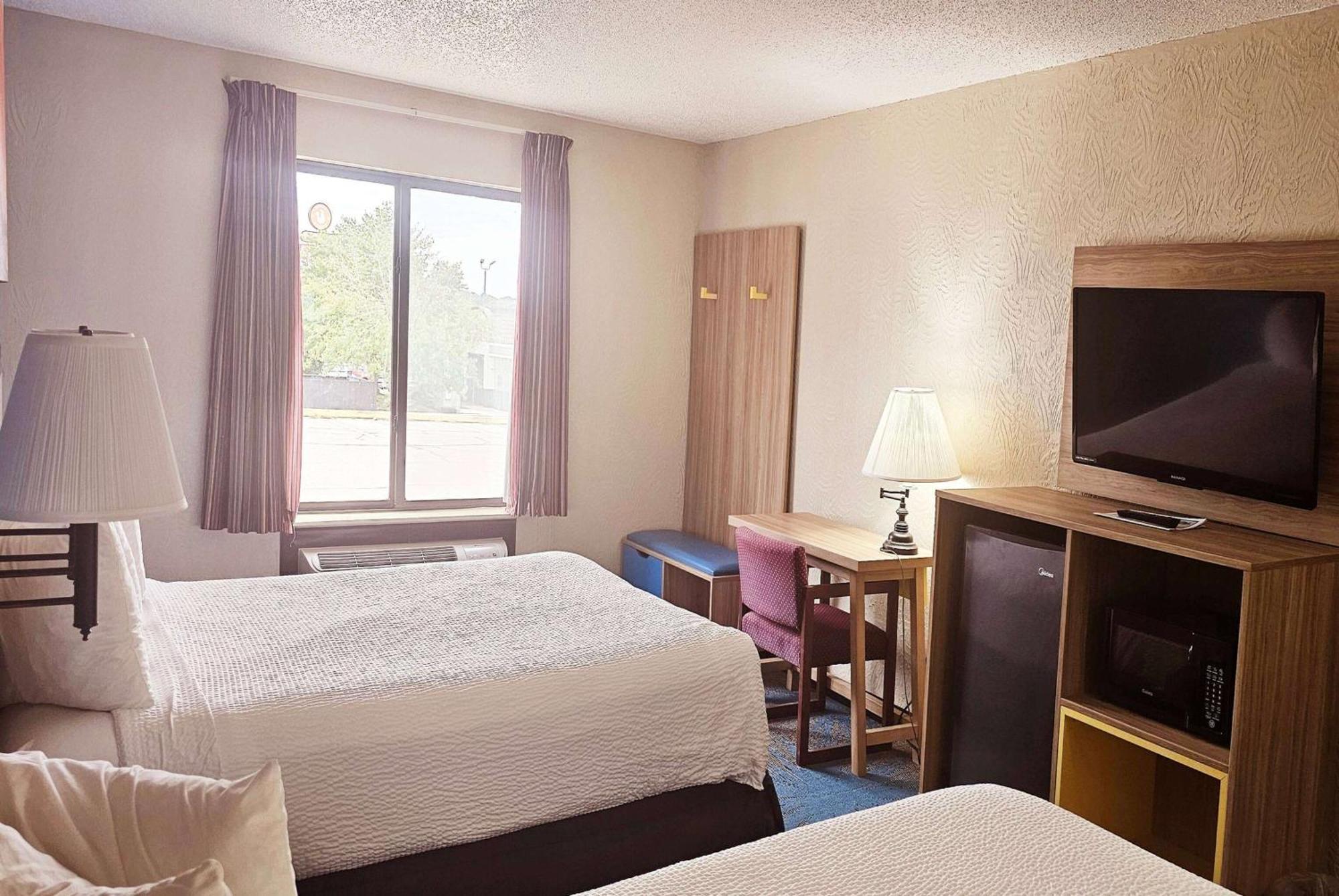 Days Inn By Wyndham Ozark Springfield מראה חיצוני תמונה