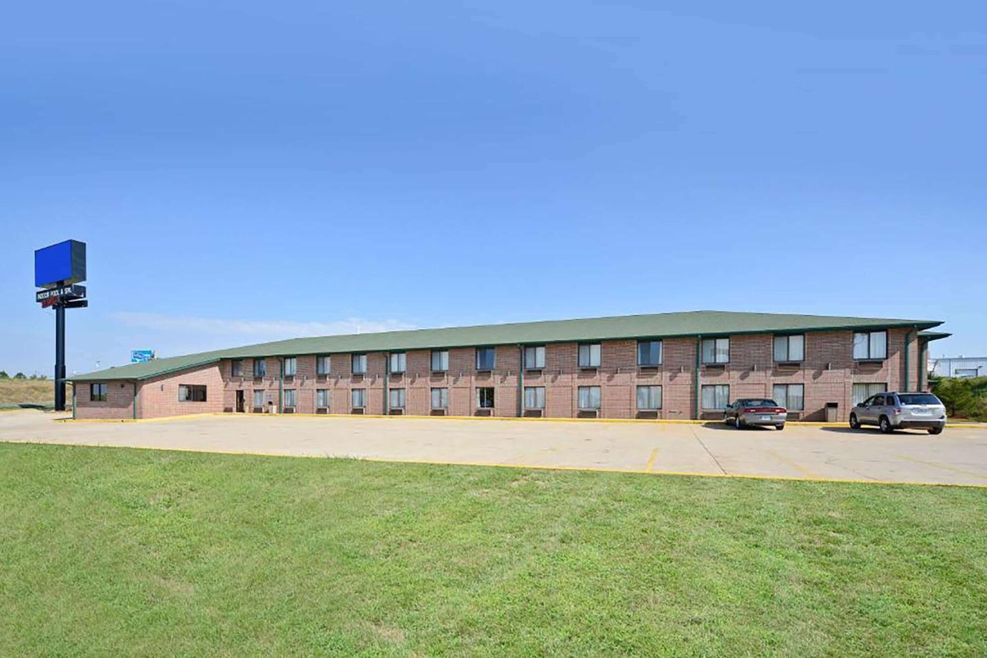 Days Inn By Wyndham Ozark Springfield מראה חיצוני תמונה