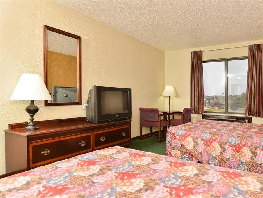 Days Inn By Wyndham Ozark Springfield מראה חיצוני תמונה
